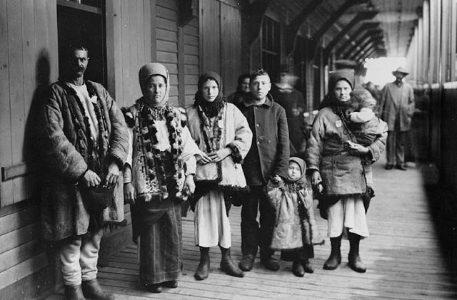 Зображення до Галицькі мігранти, Квебек, близько 1911 року